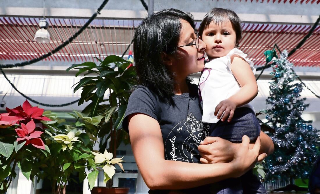 Yanet Rodríguez fue presionada en hospitales públicos y privados desde la séptima semana de su embarazo para que programara una cesárea (JUAN CARLOS REYES. EL UNIVERSAL)