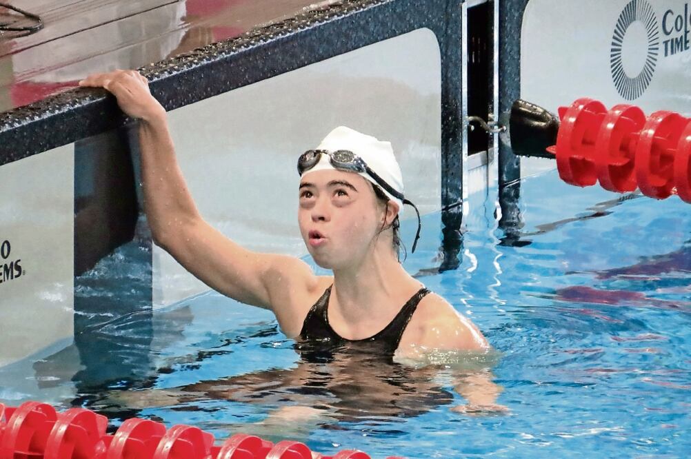 A Dunia Camacho se le conoce como la sirena mexiquense. Dentro de los nadadores con síndrome de Down, es considerada la mejor a nivel nacional. Posee alrededor de 400 medallas, la mayoría de oro (CORTESÍA: GUADALUPE MARENCO)