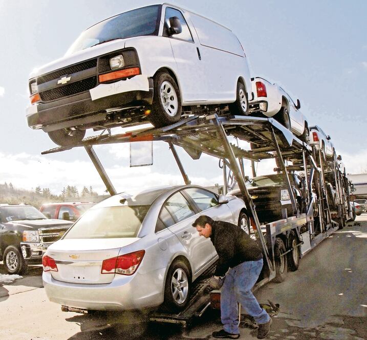 La banca financia más la compra de autos subcompactos, indican. Foto: AP