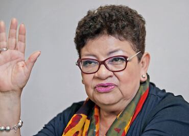 Ernestina Godoy, alista equipo de trabajo en Procuraduría capitalina