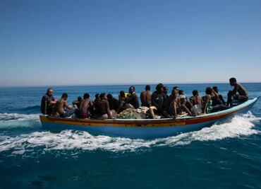 Mueren 61 migrantes en un naufragio frente a las costas libias