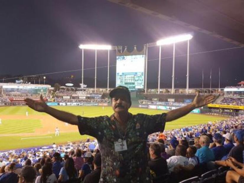 Chenel, el extravagante alcalde de los clavados y el parapente