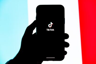 TikTok tic, qué es el síndrome que está afectando a los jóvenes
