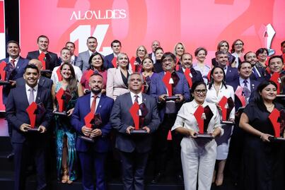 Premian a alcaldes por aplicar políticas públicas a favor de la sociedad