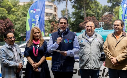 Benito Juárez mayor presents new patrol cars funded by residents