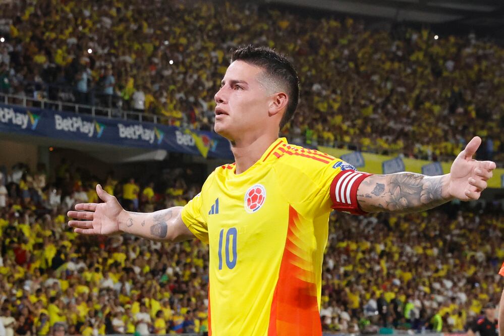 James Rodríguez en festejo de gol, durante las eliminatorias mundialistas - Foto: EFE