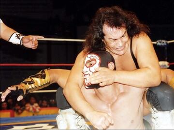 Las grandes rivalidades del Perro Aguayo