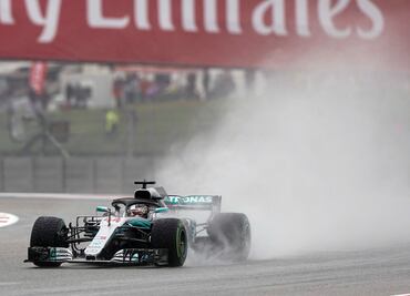 Lewis Hamilton acaricia un nuevo título de Fórmula 1