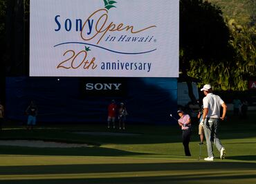 Mexicanos terminan primera ronda del Sony Open