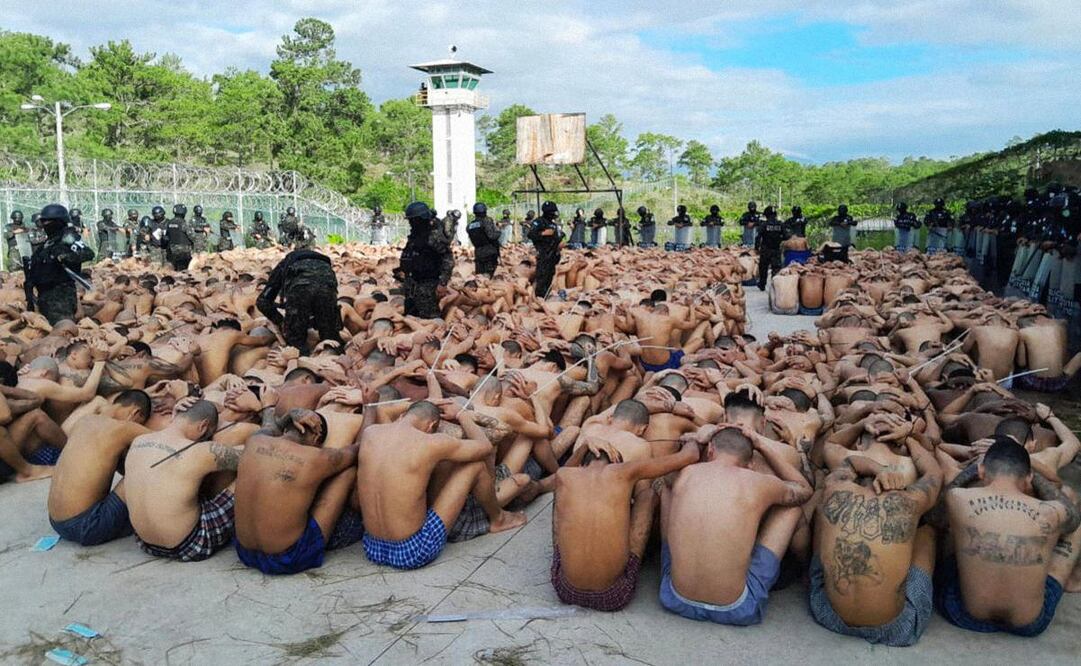 Reclusos de la Penitenciaría Nacional "Francisco Morazán" en Tamara, 25 km al norte de Tegucigalpa, el 26 de junio de 2023. Foto: AFP