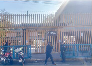 Se reanudarán actividades en Preparatoria 8 tras ser tomada por jóvenes encapuchados