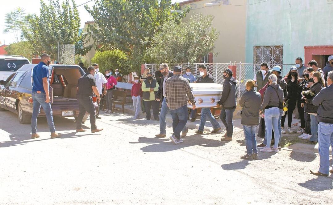 Rosa María (84), Elvira (54), Wendy (32) y Rosa Elvira (37) fueron asesinadas presuntamente por un hombre identificado como José “N”. Fueron veladas en la misma casa en donde ocurrieron los hechos. Foto: FRANCISCO RODRÍGUEZ. EL UNIVERSAL
