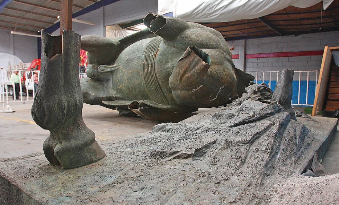 El robo de la estatua ecuestre se realizó en diciembre de 2012, mes en el cual también fueron encontrados los restos del corcel de bronce por personal de Capufe en las cercanías de la autopista México - Cuernavaca (ESPECIAL)