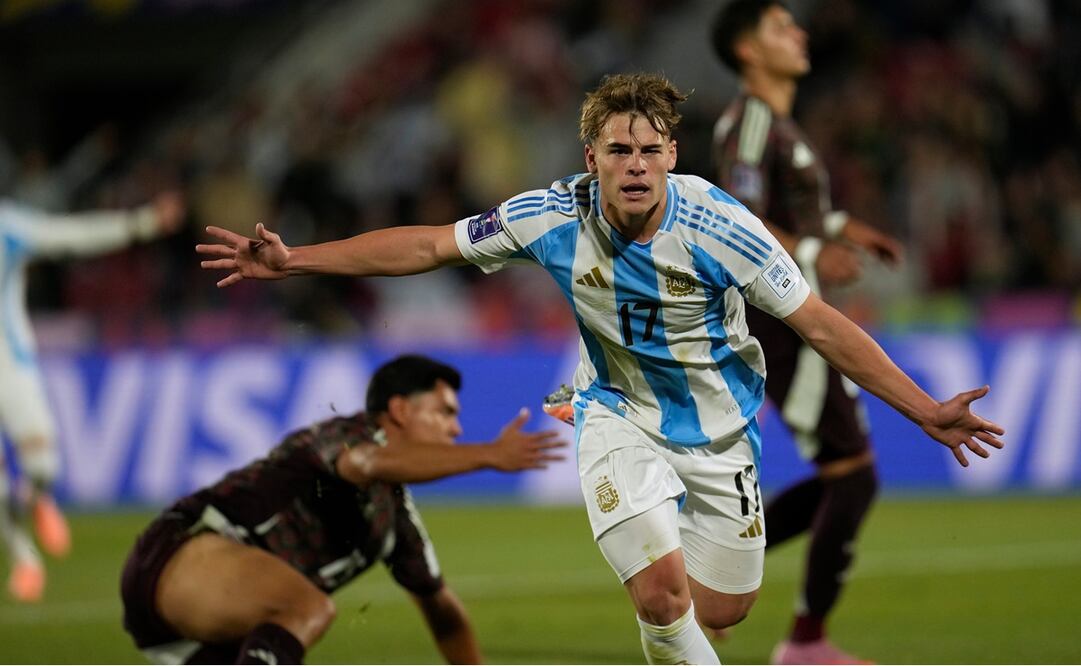Mateo Silvetti celebra el segundo gol de Argentina sobre México | FOTO: AP