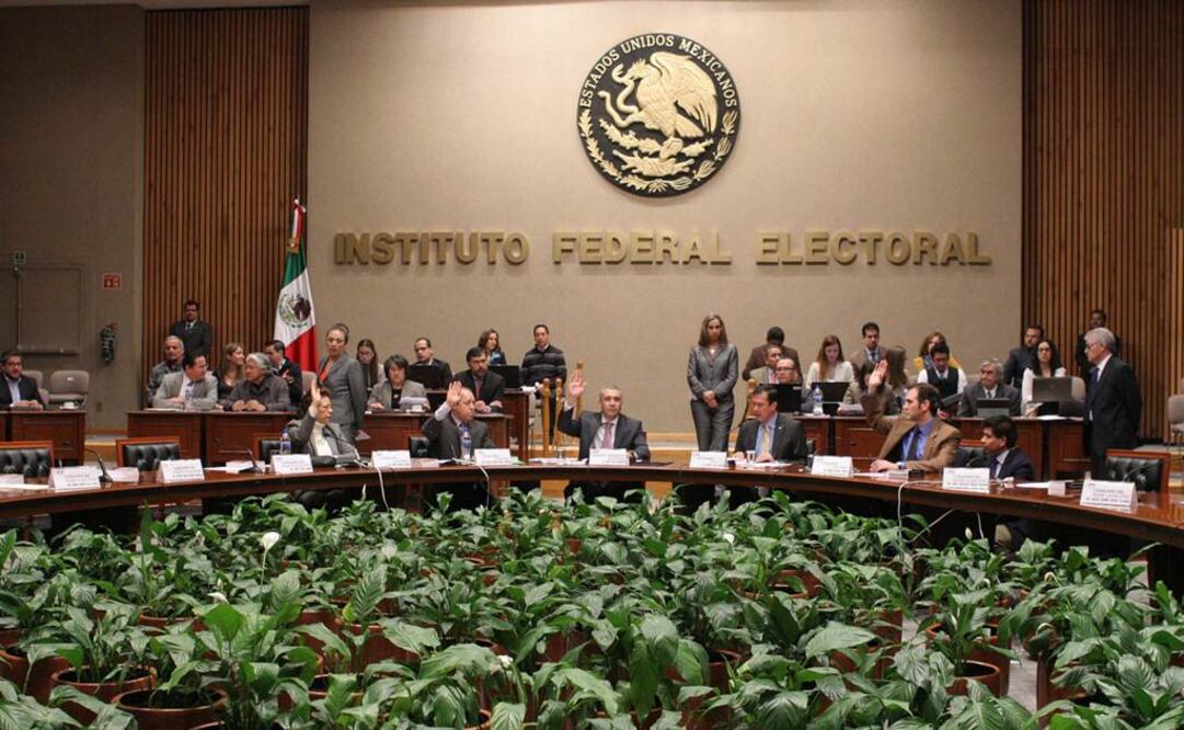 Será por medio de la Fiscalía Especializada para la Atención de Delitos Electorales (Fepade) que la PGR reciba las denuncias por recoger o retener las credenciales para votar. (Foto: Especial)