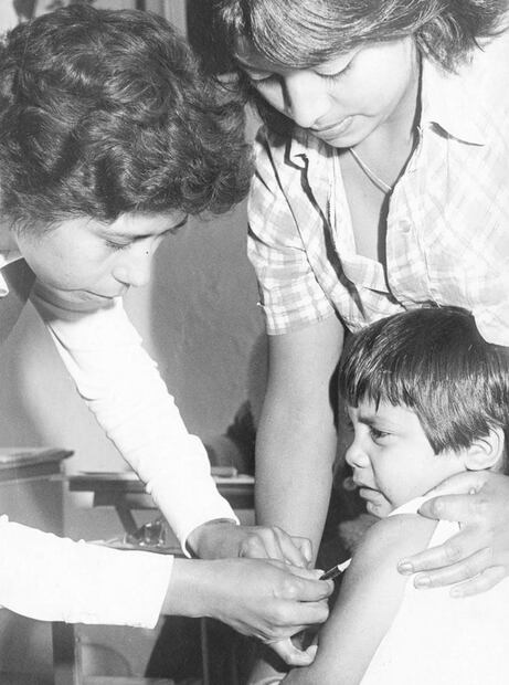 Según datos de la UNICEF, al menos 876 mil niños murieron por sarampión en 1990: “en el mundo en desarrollo, hay cada minuto seis niños que mueren y otros seis que quedan incapacitados por falta de inmunización”. Foto: ESPECIAL