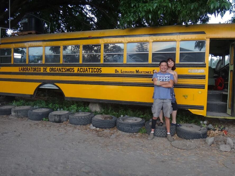 Convierten autobús viejo en laboratorio científico