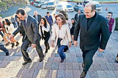 PGR no investiga a Josefina, pero no exonera a su familia