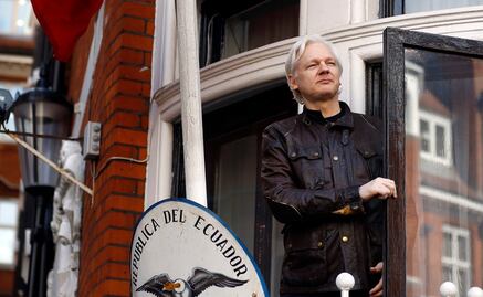 Assange, condenado a 50 semanas de prisión por violar libertad condicional