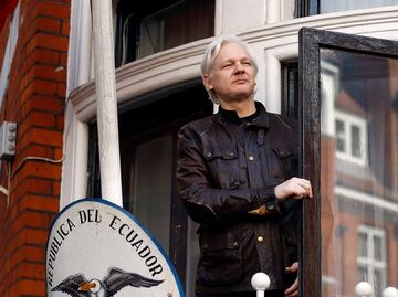 Assange, condenado a 50 semanas de prisión por violar libertad condicional