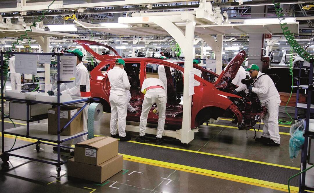 Datos de la AMIA indican que se exportaron 2 millones 865 mil vehículos al extranjero, con un crecimiento de 6% respecto a 2021.