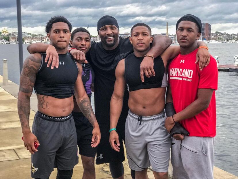 Ray Lewis, estrella de la NFL, en compañía de sus hijos - Foto: Instagram