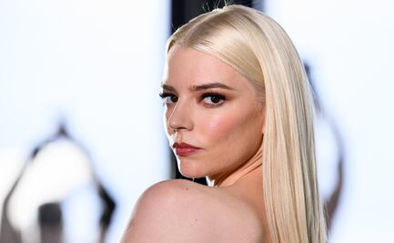 Anya Taylor-Joy cautiva con poderoso vestido vintage de flechas