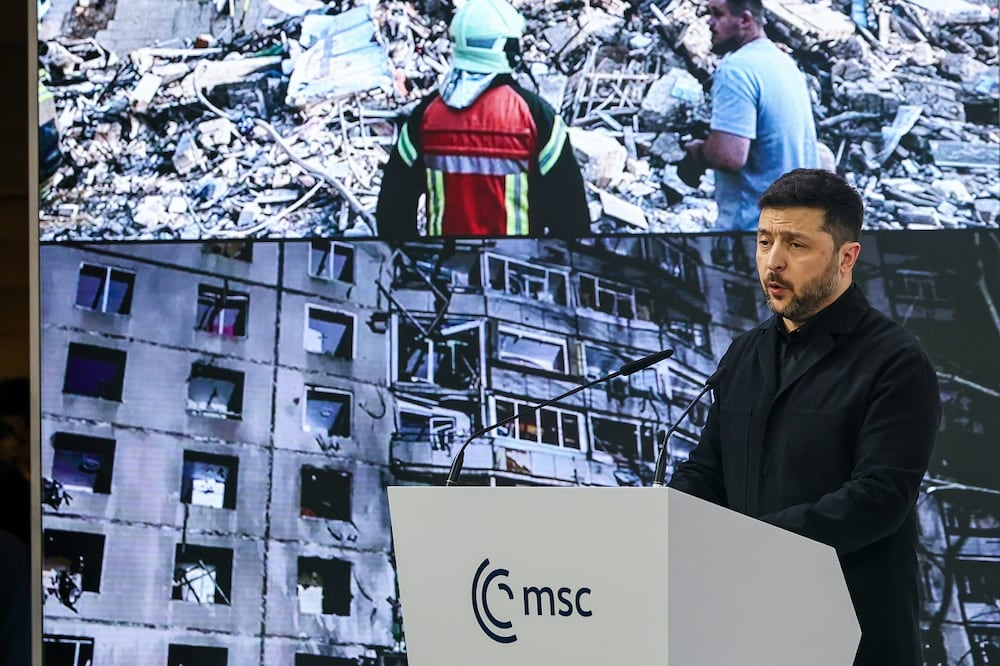 El presidente ucraniano, Volodimir Zelensky, dijo este sábado que dividir Ucrania para contentar a Rusia no traerá una paz real. Foto: EFE
