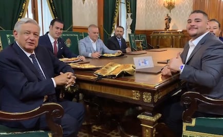 Al gobernador de Banxico no le molesta que AMLO haya dado a Andy Ruiz el billete que le regaló