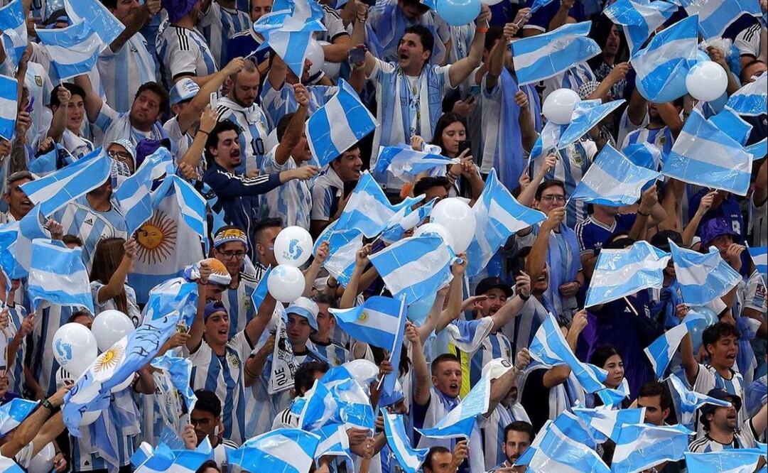 Argentina, con una inflación superior al 100% anual, atraviesa una fuerte escasez de reservas monetarias internacionales en medio de una gran demanda de dólares. Foto: FIFA