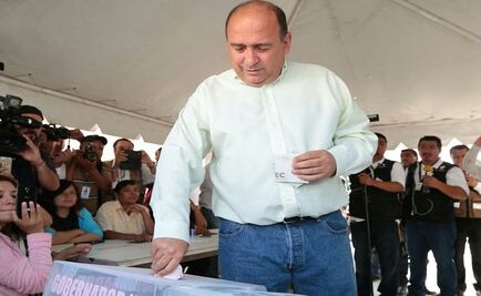 Gobernador de Coahuila Rubén Moreira vota en Saltillo