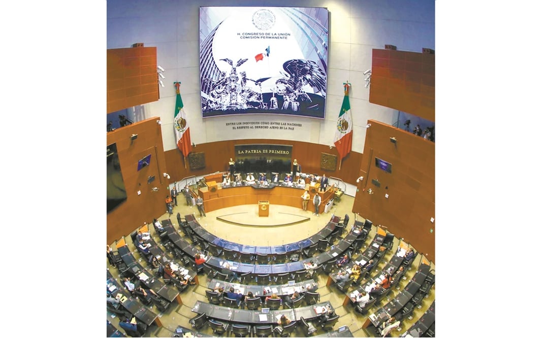 El pleno de la Permanente aprobó el extraordinario. Foto: Diego Simón. EL UNIVERSAL