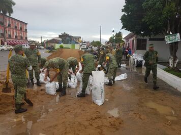 Inundaciones amenazan a Tlacotalpan, Veracruz
