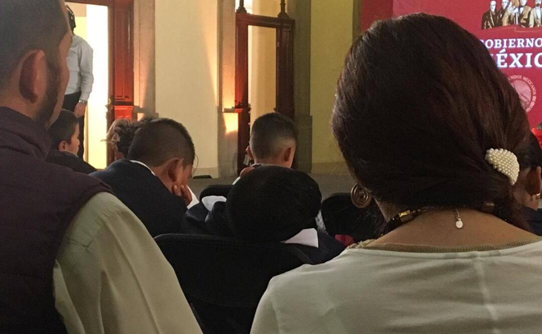 Invitados especiales en la conferencia mañanera del presidente López Obrador. Foto: Alberto Morales/EL UNIVERSAL 