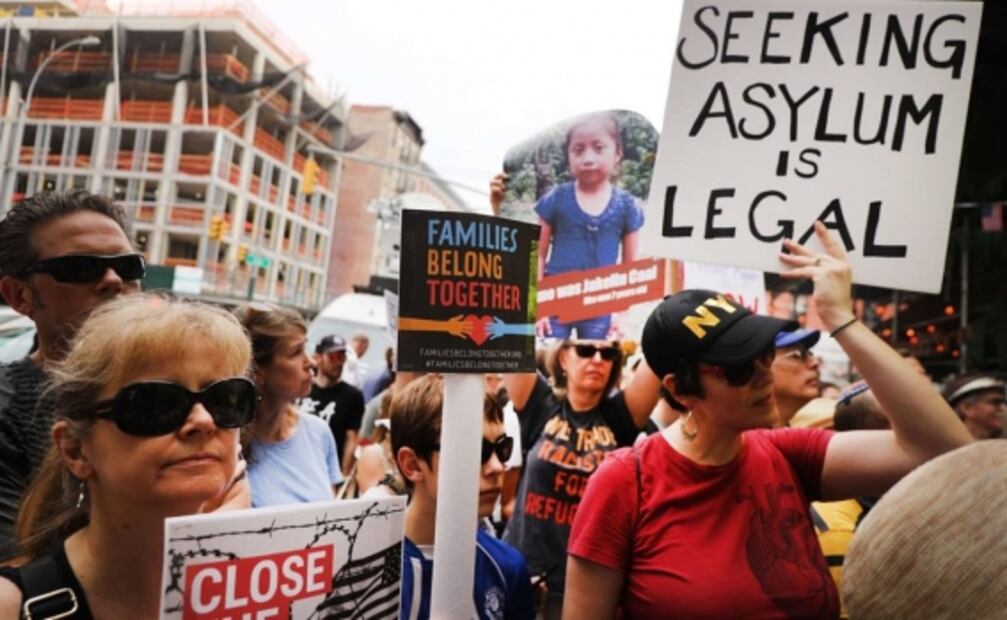 Protestan en EU para exigir el cierre de centros de detención de migrantes