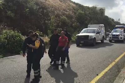 Hallan cuerpo de mujer calcinado sobre carretera México- Cuautla