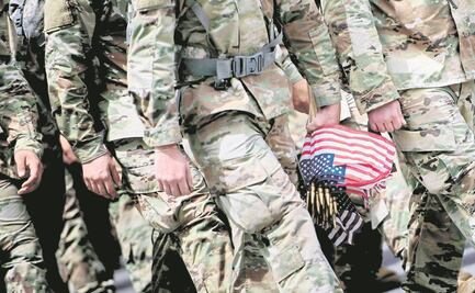 Extremistas de derecha reclutan miembros entre los militares en EU, dice Pentágono