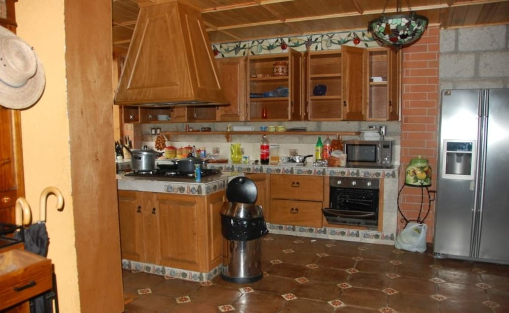 Casa de seguridad de Édgar Valdez "La Barbie". Finca en Lerma, Estado de México, refugio donde fue detenido el narcotraficante (31/08/2010). Foto: Especial