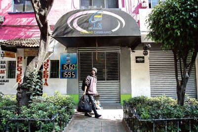 Detienen a asaltantes de una casa de cambio en Zona Rosa