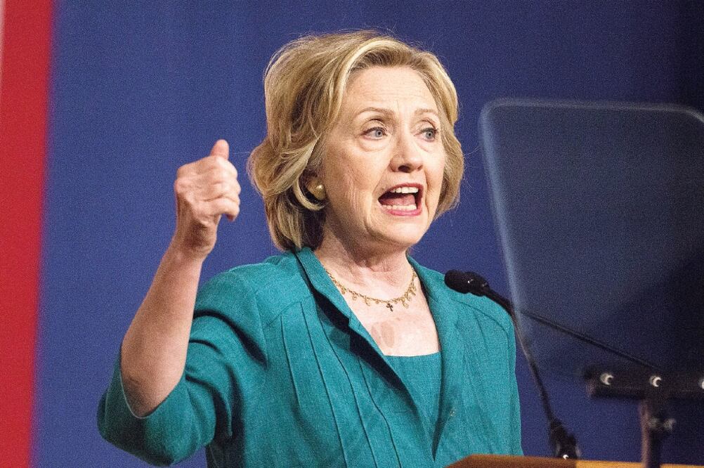 Clinton arremetió contra las políticas sociales de Jeb Bush cuando éste se desempeñó como gobernador de Florida (EFE)