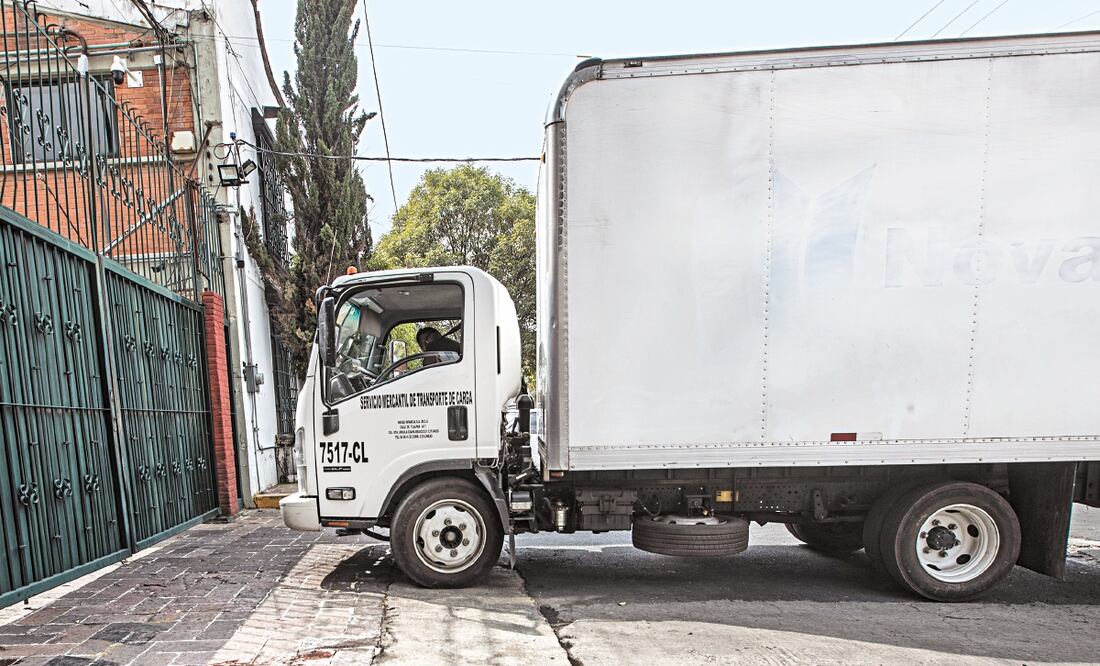 Personal de la bodega de Novag Infancia, en la colonia Santa Isabel Indust rial, Iztapa lapa , reportó el atraco luego de 24 horas. FOTOS: GERMÁN ESPINOSA. EL UNIVERSAL
