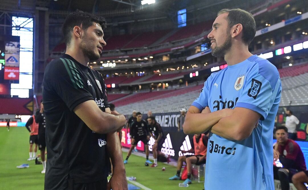 Raúl Jiménez y Diego Godín en Glendale, Arizona - FOTO: Imago7