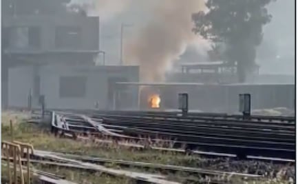 Incendio en talleres Ticomán del Metro; Bomberos sofocan fuego sin personas lesionadas