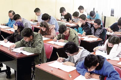 SEP implementa programa para jóvenes no aceptados en universidades