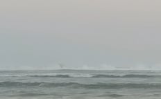 Rescatan con vida a cuatro pescadores de Salinas del Marqués, Oaxaca; su lancha volcó cerca del puerto de Salina Cruz