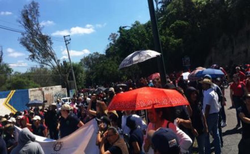 Protestan en Morelia por adeudo a sistema de pensiones  