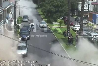 Captan derrumbe en la col. Lomas Estrella