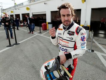 En Daytona reciben a Alonso como estrella de Rock