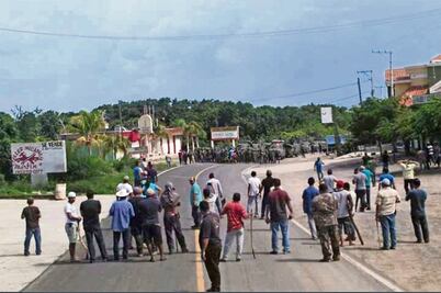 Mireles llama a las armas en Tepalcatepec
