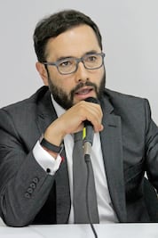 Romo coquetea con Morena